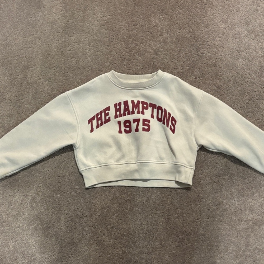Zara Girls Graphic Cream Cropped Sweatshirt with Red Print.  Size 8-9